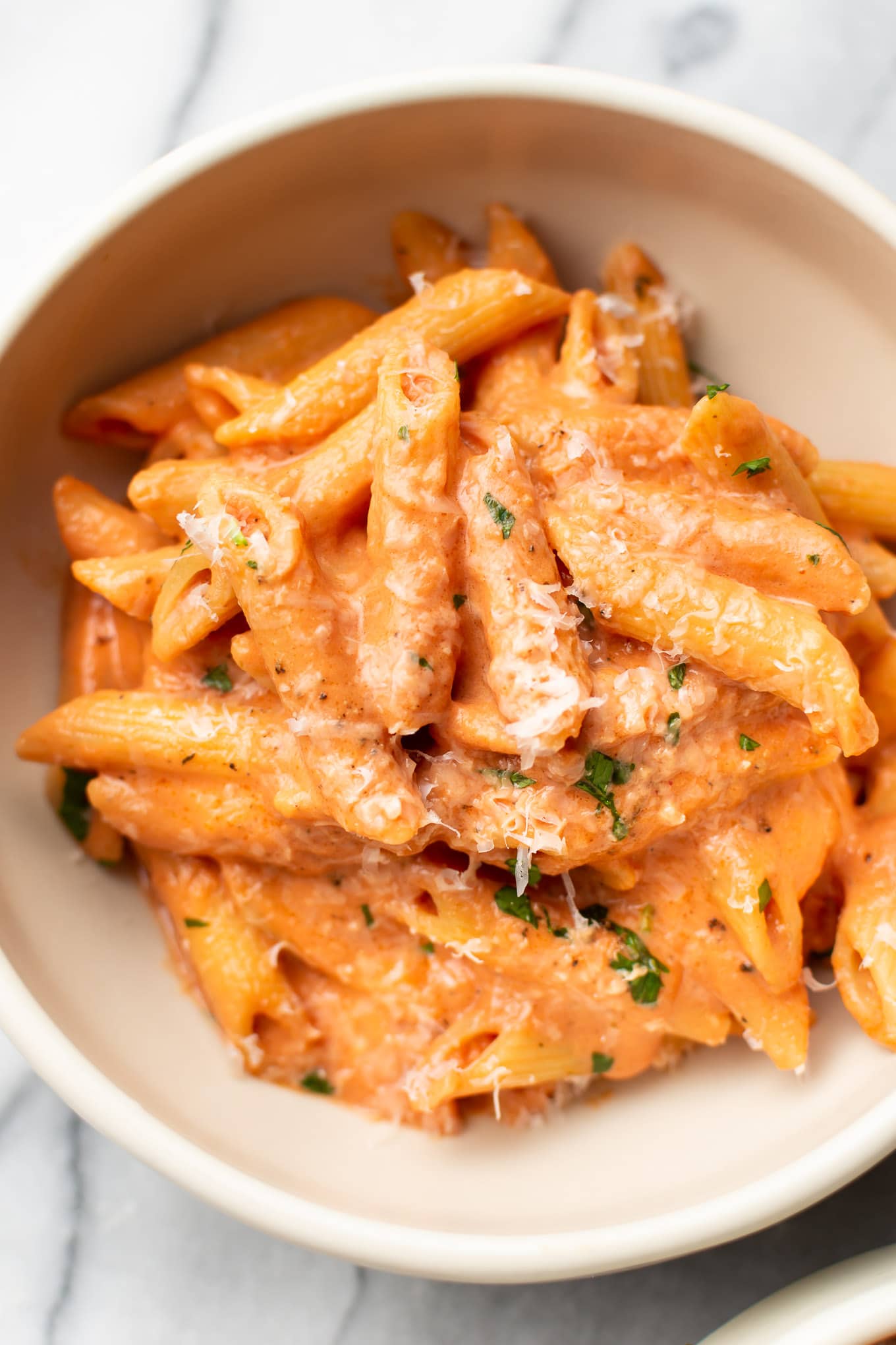 Creamy tomato sauce cooking process
