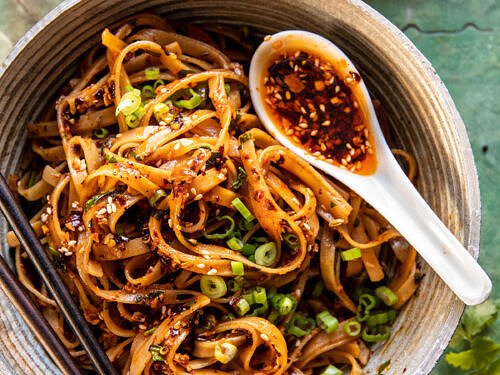 Cooking process of Garlic Sesame Noodles
