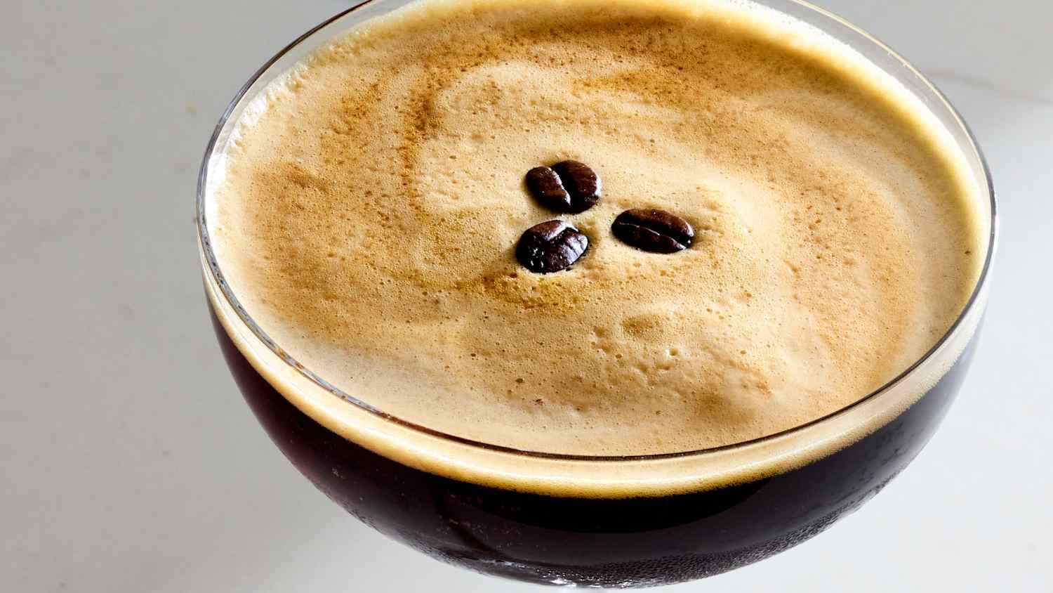 Perfect Espresso Martini – Rich, Smooth & Velvety Coffee Cocktail Recipe