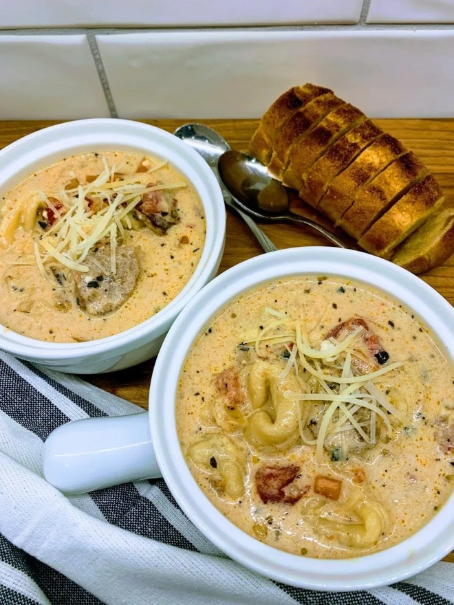 Slow Cooker Creamy Sausage Tortellini Soup: A Cozy One-Pot Wonder ingredients
