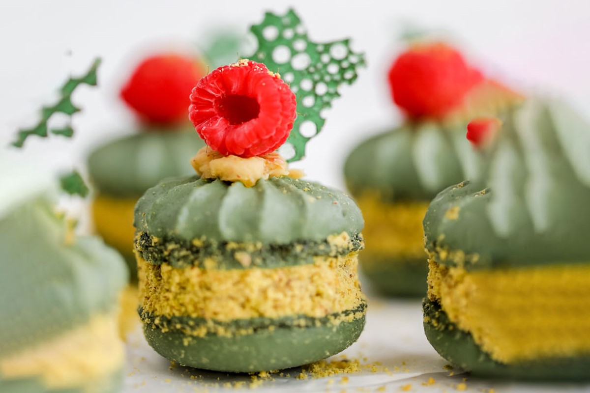 Luxurious Raspberry Pistachio Macarons