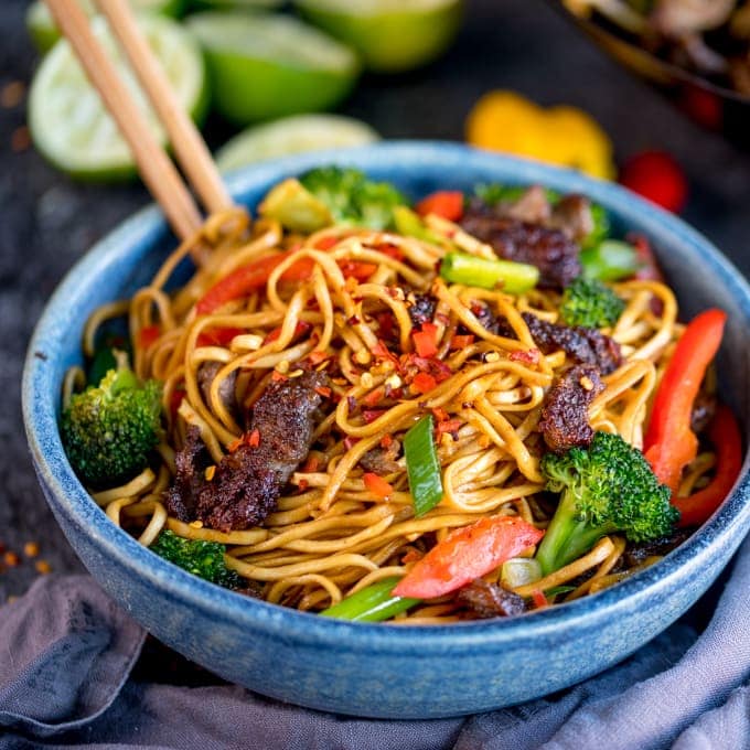 Sticky Beef Noodles a Comforting Dish with a Flavorful Twist ingredients